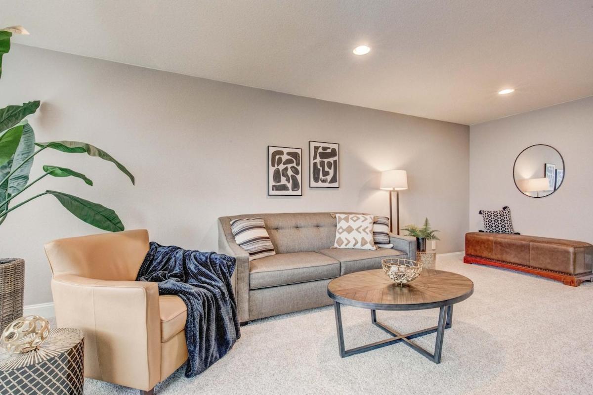 5400sqft 6br 5bath Office, Theater, Game