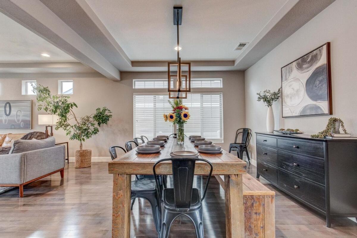 Holiday home 5400sqft 6br 5bath Office, Theater, Game *