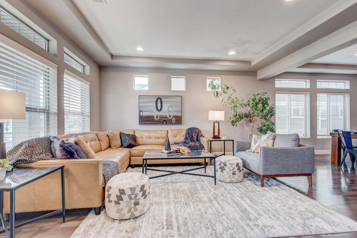 Holiday home 5400sqft 6br 5bath Office, Theater, Game Denver