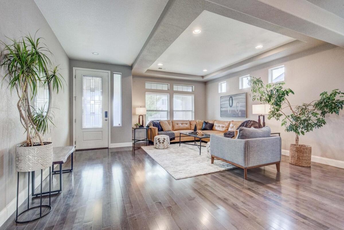Holiday home 5400sqft 6br 5bath Office, Theater, Game Denver