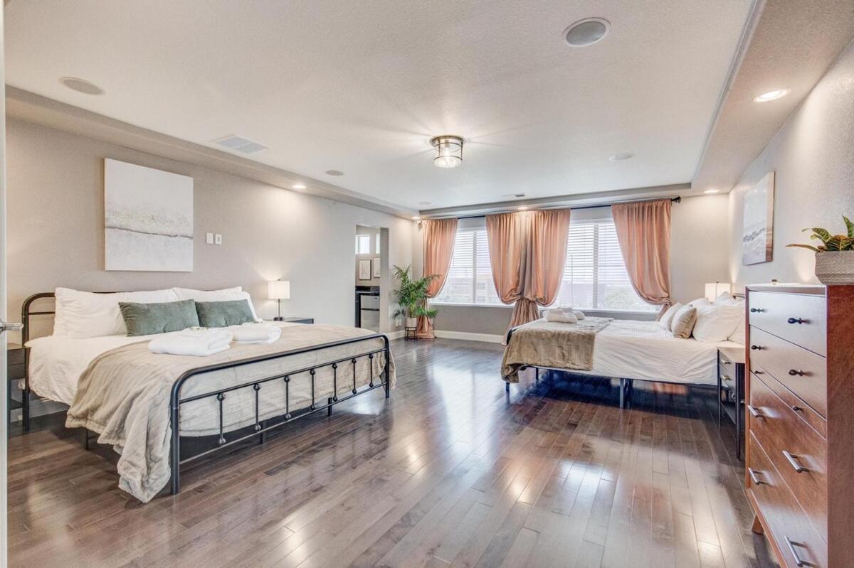 Holiday home 5400sqft 6br 5bath Office, Theater, Game